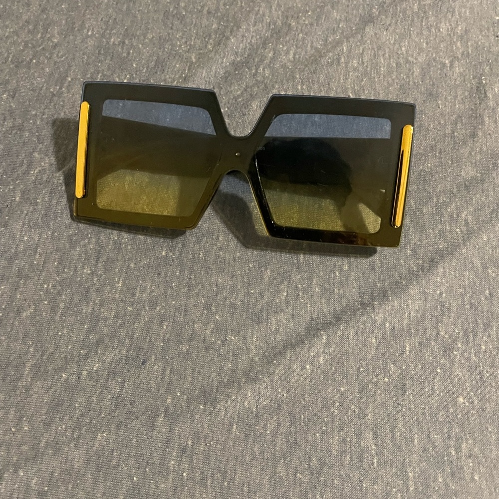 Sun glasses